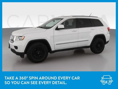 Photo 3 of 32 of 2013 Jeep Grand Cherokee Laredo