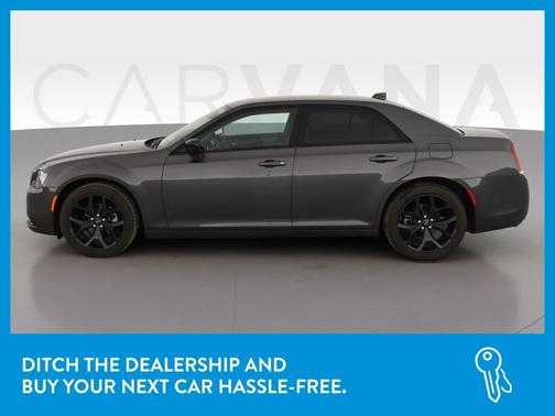 Photo 4 of 32 of 2021 Chrysler 300 Touring