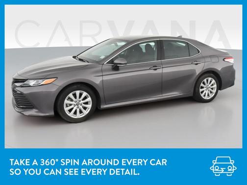 Photo 3 of 45 of 2019 Toyota Camry LE