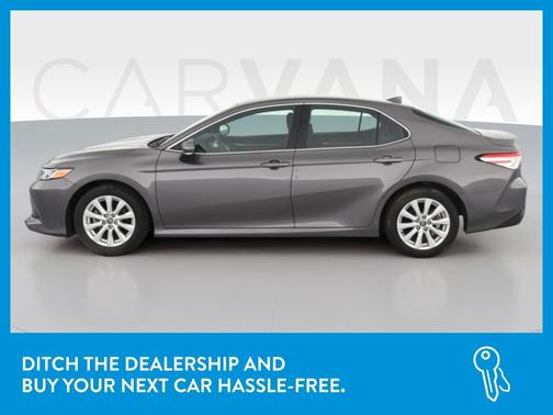 Photo 4 of 45 of 2019 Toyota Camry LE