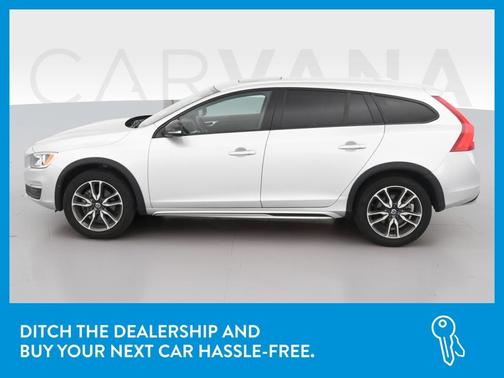 Photo 4 of 38 of 2018 Volvo V60 Cross Country T5