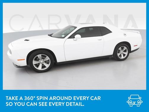 Photo 3 of 39 of 2019 Dodge Challenger SXT