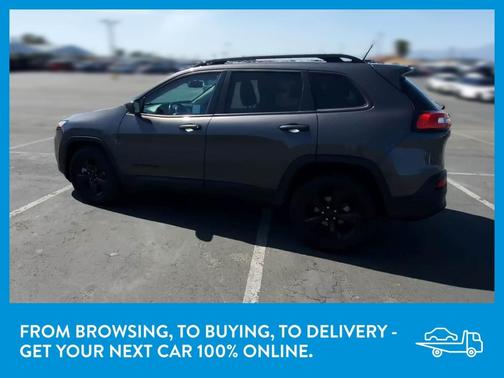 Photo 5 of 36 of 2017 Jeep Cherokee Altitude