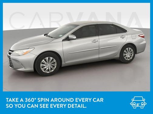 Photo 3 of 41 of 2016 Toyota Camry LE