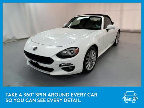 Photo 3 of 33 of 2017 FIAT 124 Spider Lusso