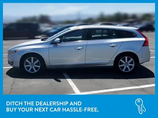 Photo 4 of 34 of 2017 Volvo V60 T5 Premier