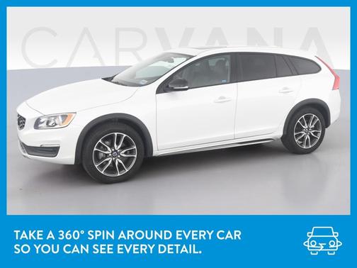 Photo 3 of 35 of 2016 Volvo V60 Cross Country T5