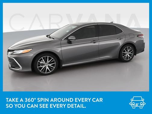 Photo 3 of 47 of 2022 Toyota Camry Hybrid XLE