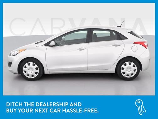 Photo 4 of 38 of 2017 Hyundai Elantra GT Base