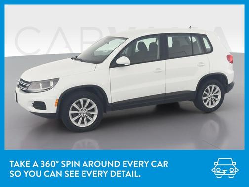 Photo 3 of 40 of 2017 Volkswagen Tiguan Limited 2.0T