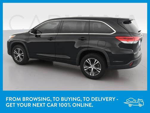 Photo 5 of 36 of 2018 Toyota Highlander LE