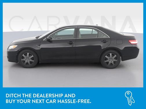 Photo 4 of 38 of 2011 Toyota Camry LE