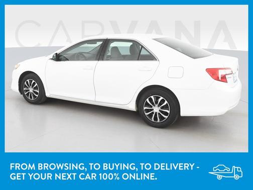 Photo 5 of 33 of 2012 Toyota Camry LE