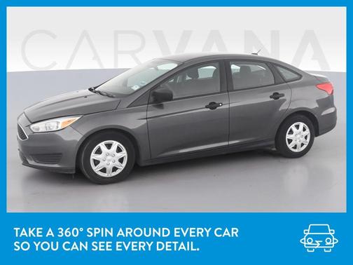 Photo 3 of 31 of 2017 Ford Focus S