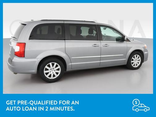 Photo 5 of 32 of 2014 Chrysler Town & Country Touring