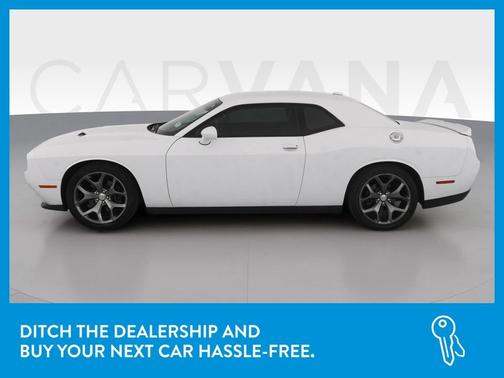 Photo 4 of 42 of 2016 Dodge Challenger SXT