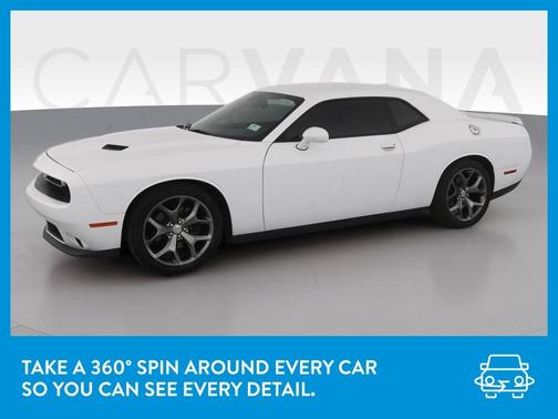 Photo 3 of 42 of 2016 Dodge Challenger SXT