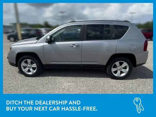 Photo 4 of 32 of 2016 Jeep Compass Latitude