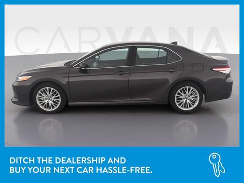 Photo 4 of 43 of 2020 Toyota Camry XLE