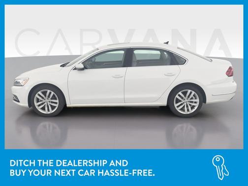 Photo 4 of 44 of 2018 Volkswagen Passat 2.0T SE