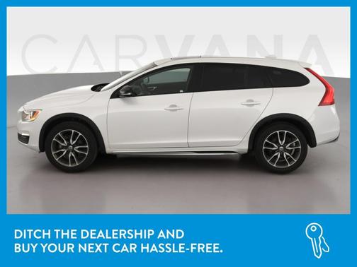 Photo 4 of 37 of 2017 Volvo V60 Cross Country T5
