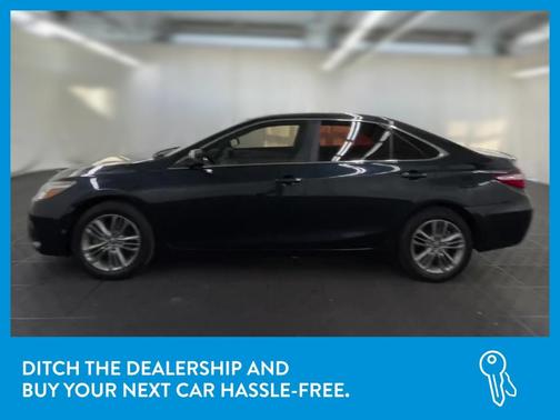 Photo 4 of 33 of 2015 Toyota Camry SE