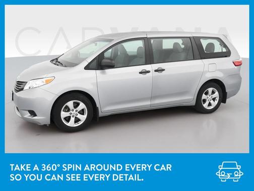Photo 3 of 43 of 2015 Toyota Sienna L