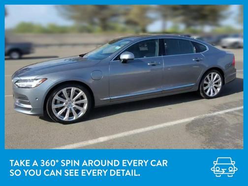 Photo 3 of 36 of 2018 Volvo S90 Recharge Plug-In Hybrid T8 Inscription