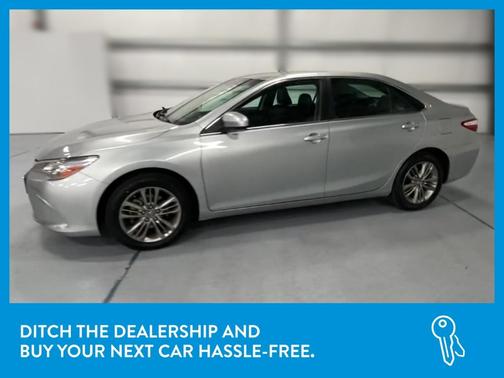 Photo 4 of 34 of 2017 Toyota Camry SE