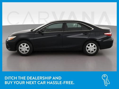 Photo 4 of 33 of 2015 Toyota Camry LE