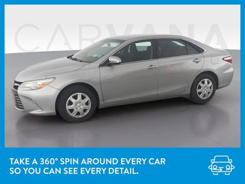 Photo 3 of 41 of 2015 Toyota Camry LE