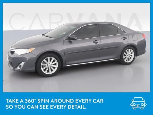 Photo 3 of 45 of 2014 Toyota Camry XLE