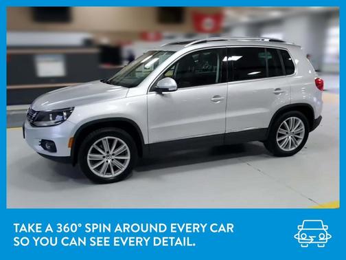 Photo 3 of 29 of 2012 Volkswagen Tiguan SE