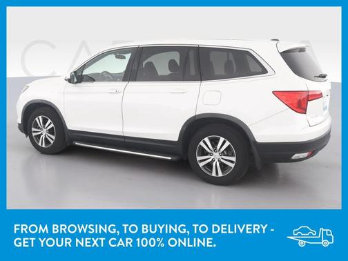 Photo 5 of 43 of 2017 Honda Pilot EX
