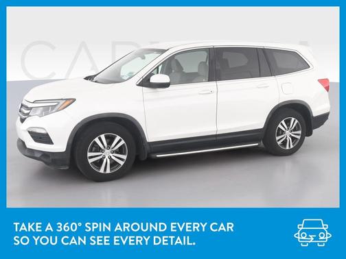 Photo 3 of 43 of 2017 Honda Pilot EX