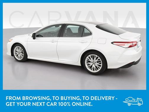 Photo 5 of 39 of 2018 Toyota Camry XLE