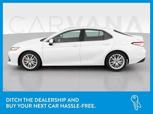 Photo 4 of 39 of 2018 Toyota Camry XLE