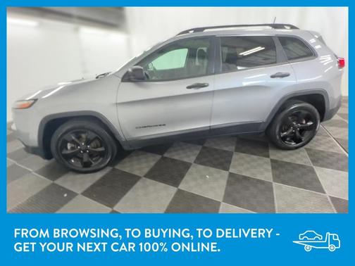 Photo 5 of 60 of 2017 Jeep Cherokee Altitude