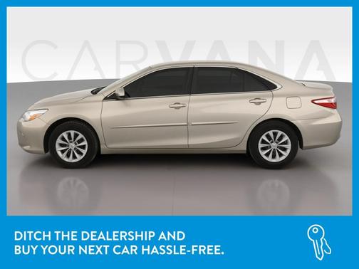 Photo 4 of 38 of 2017 Toyota Camry LE