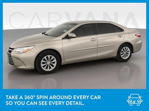 Photo 3 of 38 of 2017 Toyota Camry LE