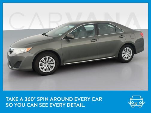 Photo 3 of 42 of 2013 Toyota Camry LE