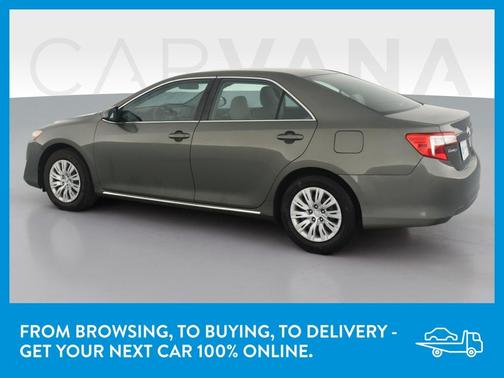 Photo 5 of 42 of 2013 Toyota Camry LE