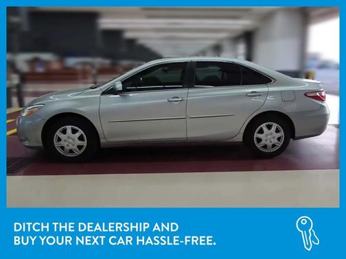 Photo 4 of 74 of 2016 Toyota Camry LE