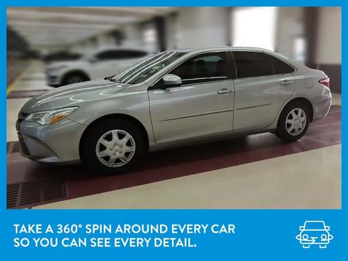 Photo 3 of 74 of 2016 Toyota Camry LE