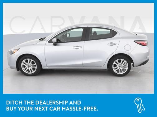Photo 4 of 41 of 2018 Toyota Yaris iA Base