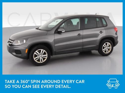 Photo 3 of 40 of 2012 Volkswagen Tiguan S