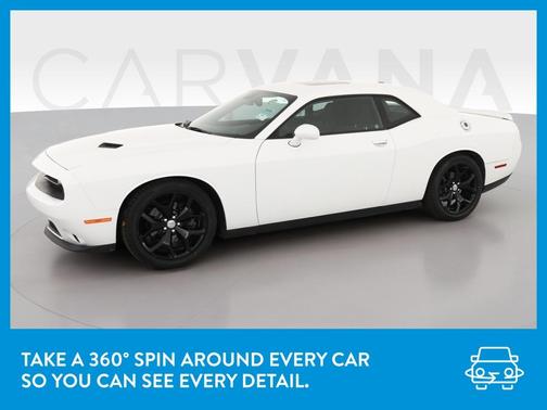 Photo 3 of 41 of 2015 Dodge Challenger SXT