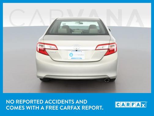 Photo 5 of 23 of 2014 Toyota Camry XLE