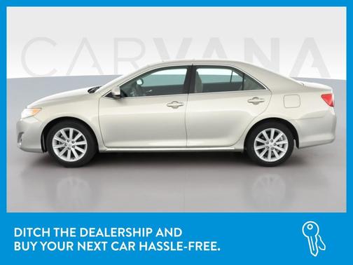 Photo 4 of 35 of 2014 Toyota Camry XLE