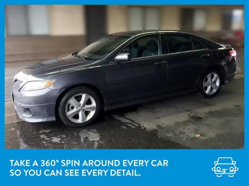 Photo 3 of 32 of 2011 Toyota Camry SE